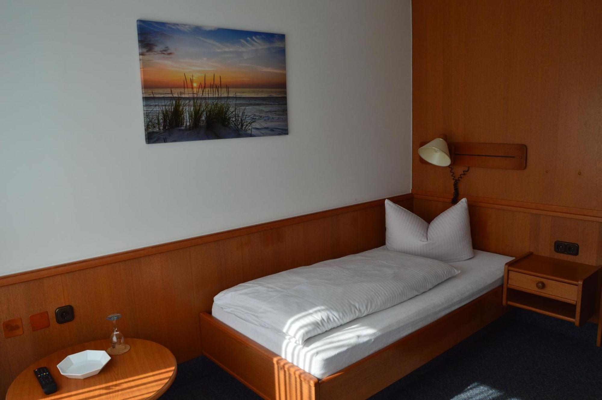 Gasthof-Pension Fraenkische Schweiz オーバートルバッハ エクステリア 写真