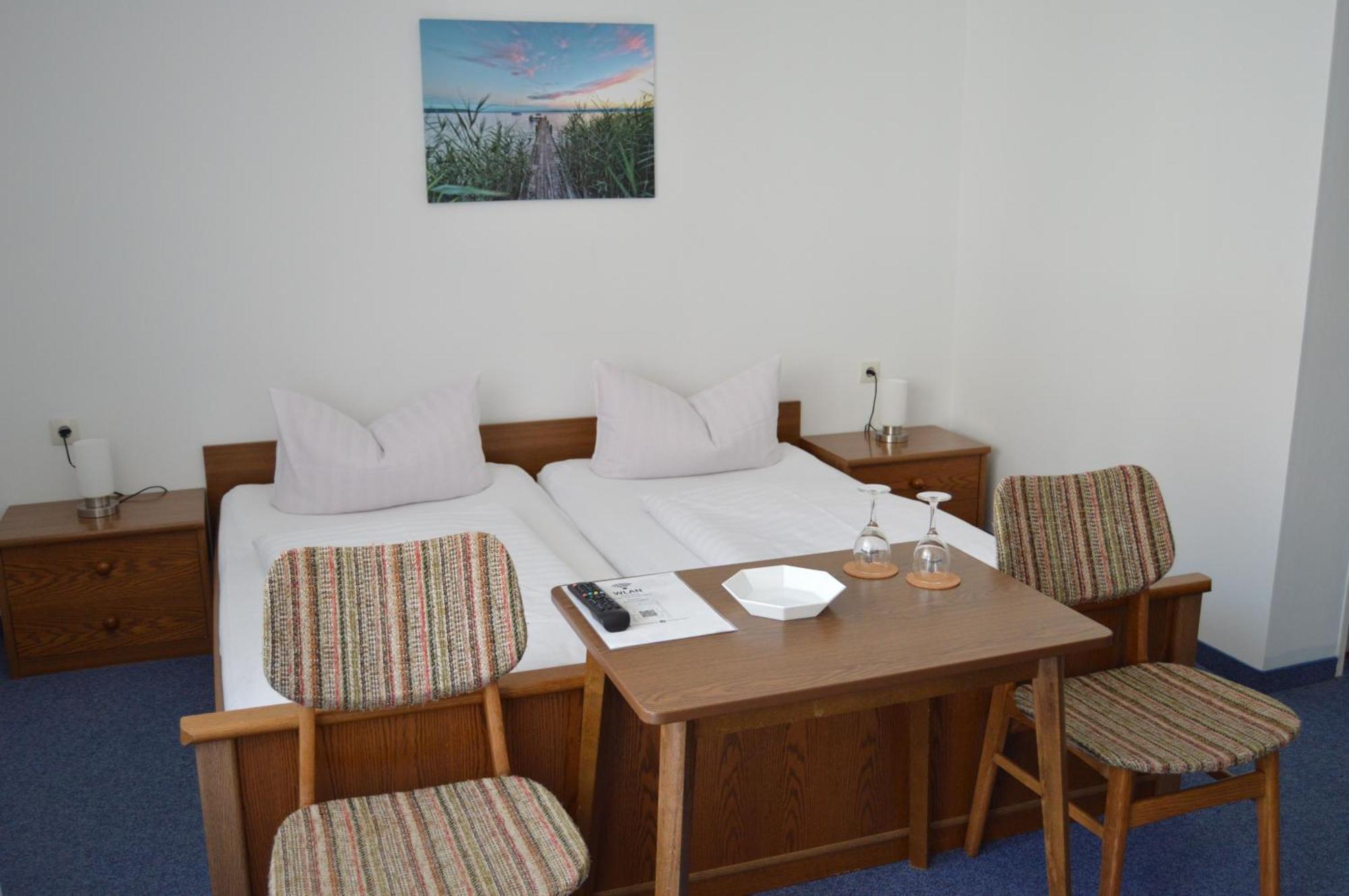Gasthof-Pension Fraenkische Schweiz オーバートルバッハ エクステリア 写真