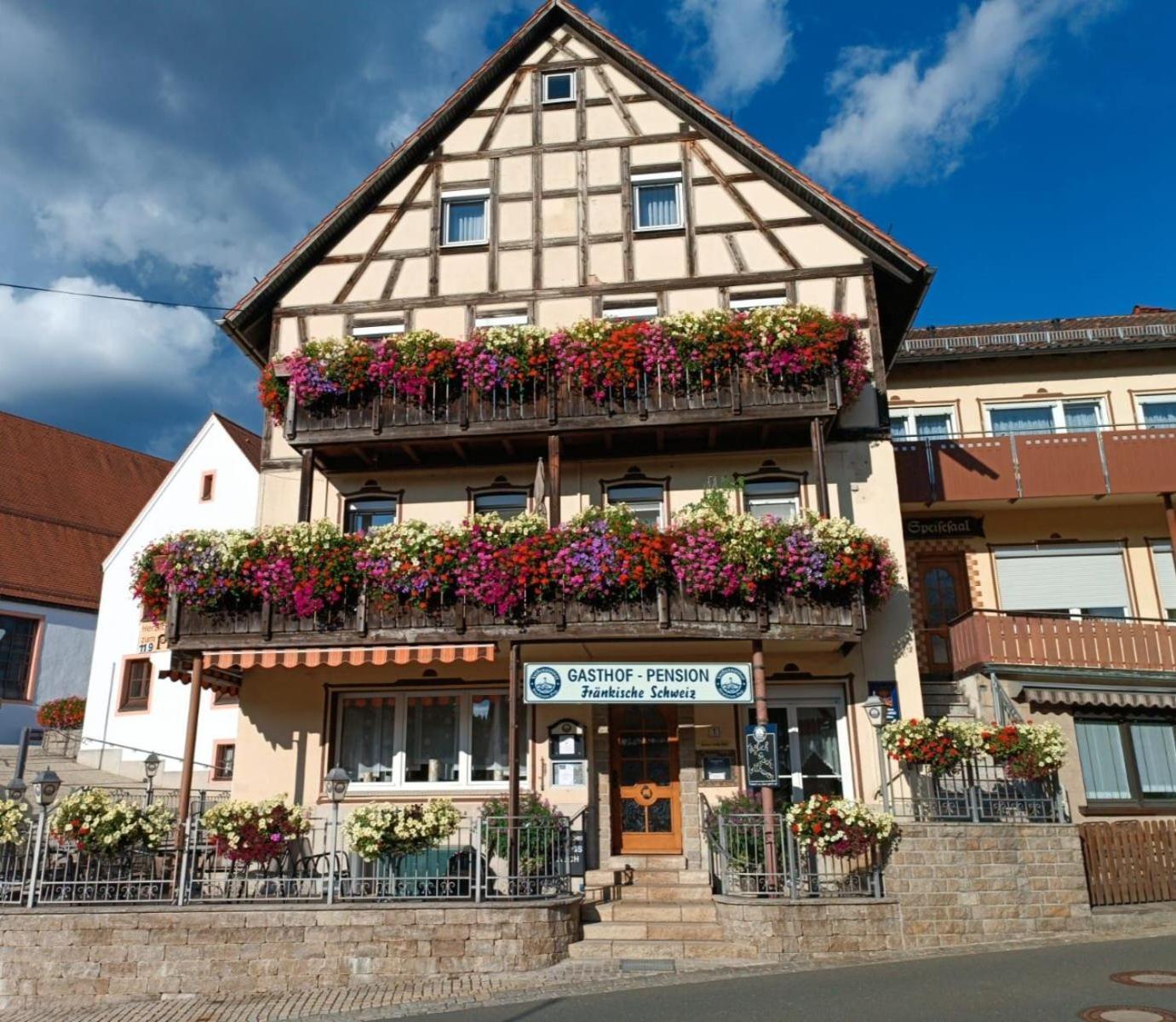 Gasthof-Pension Fraenkische Schweiz オーバートルバッハ エクステリア 写真