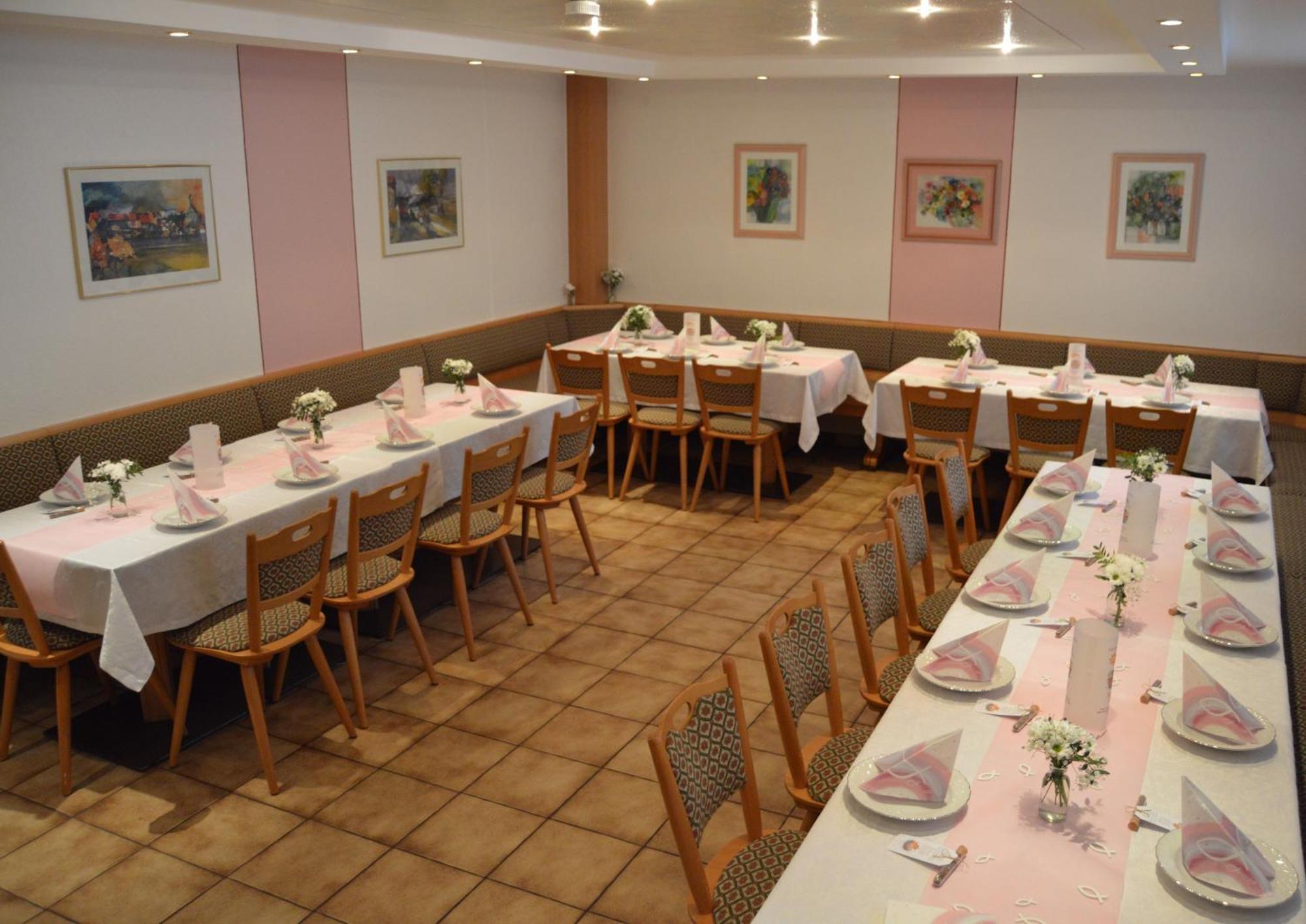 Gasthof-Pension Fraenkische Schweiz オーバートルバッハ エクステリア 写真