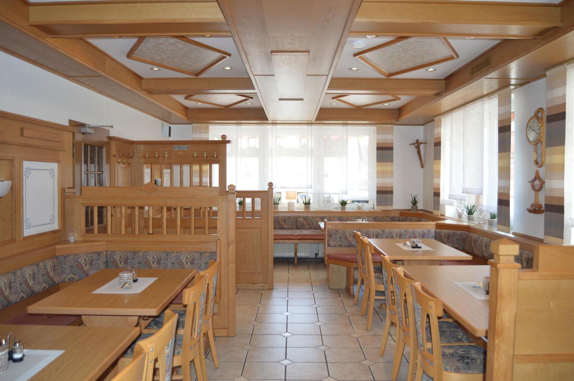 Gasthof-Pension Fraenkische Schweiz オーバートルバッハ エクステリア 写真